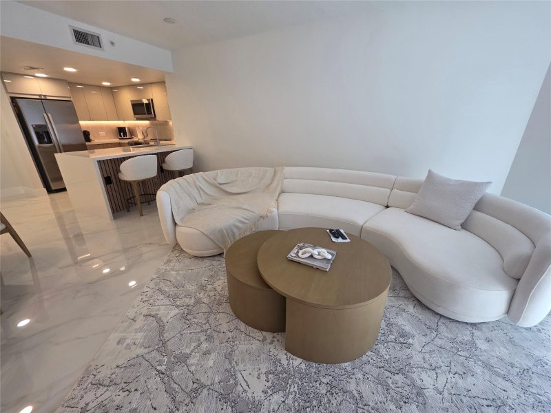 Condo for sale at Turnberry On The Green 2306