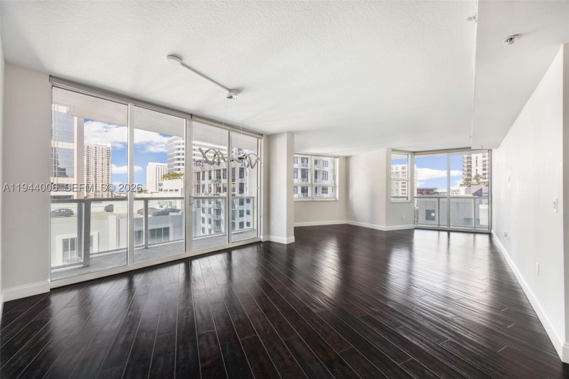Condo for sale at 350 Las Olas Place 870