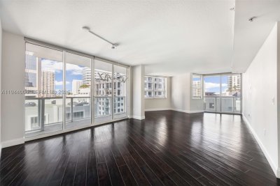 Comprar apartamento en 350 Las Olas Place 870