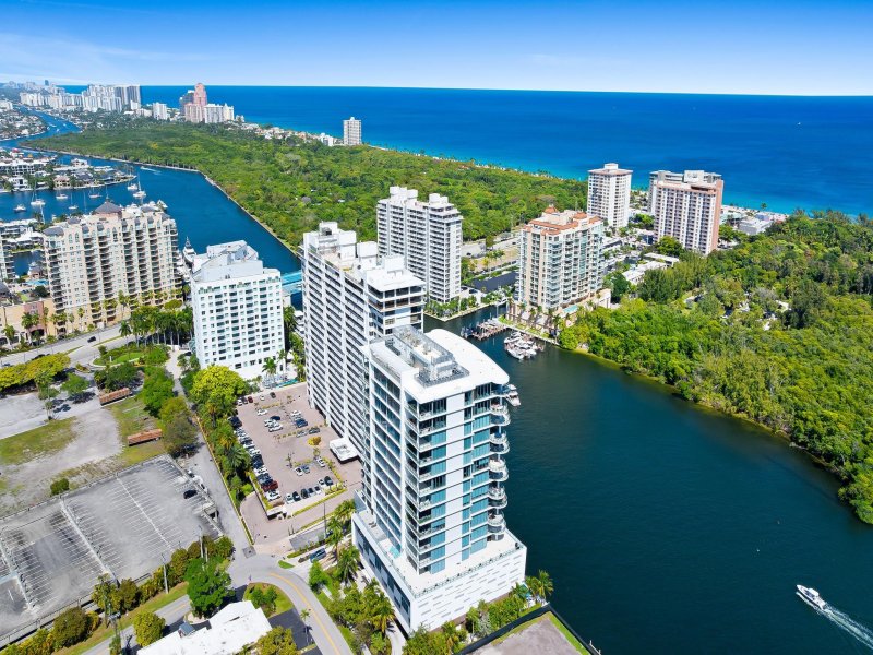 Condo for sale at Aqua Blu 1402