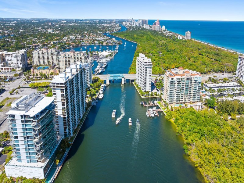 Condo for sale at Aqua Blu 1402