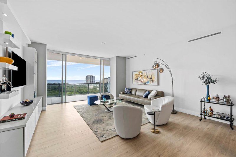 Condo for sale at Aqua Blu 1402