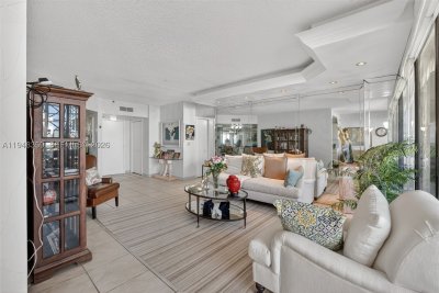 Comprar apartamento no Turnberry Towers 8L
