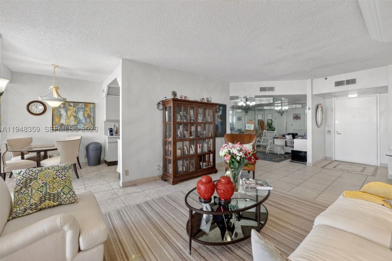 Condo for sale at Turnberry Towers 8L