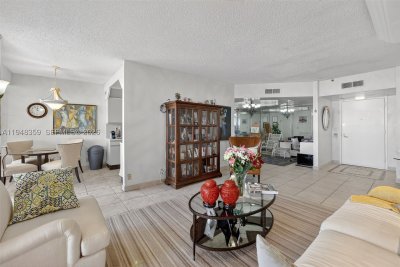 Comprar apartamento no Turnberry Towers 8L
