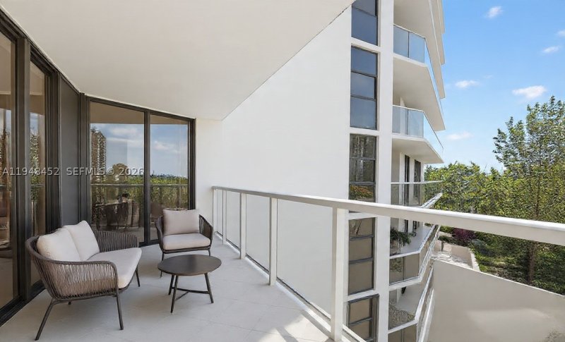 Condo for sale at Hamptons West 405