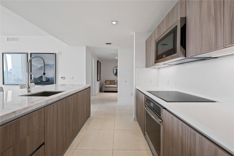 Condo for sale at Tiffany House 614
