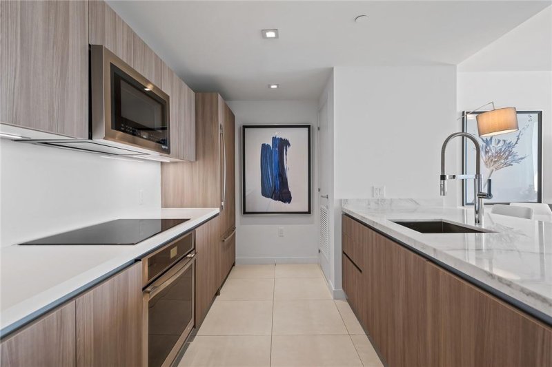 Condo for sale at Tiffany House 614