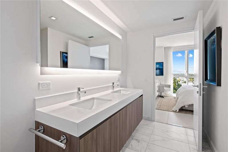 Condo for sale at Tiffany House 614