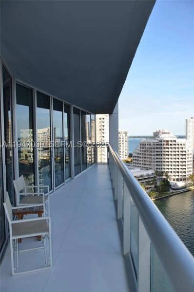 Comprar apartamento no Icon Brickell Tower II 1801