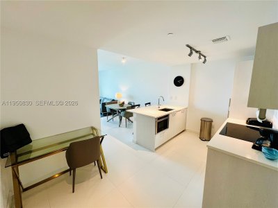 Aluguel de apartamento no Paraiso Bayviews 2204