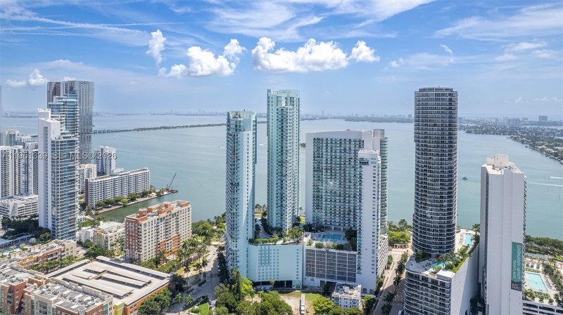 Condo for sale at Quantum