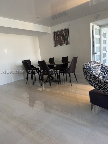 Condo for sale at Winston Towers 911