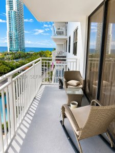 Comprar apartamento no Winston Towers 911