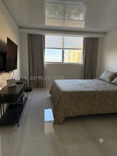 Condo for sale at Winston Towers 911