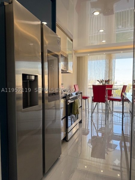 Condo for sale at Winston Towers 911