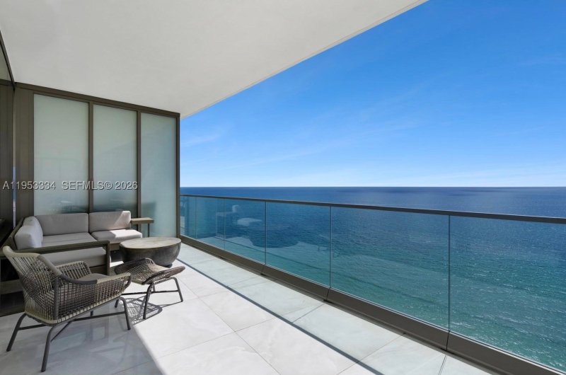 Alquiler de apartamento en Residences by Armani / Casa 2101