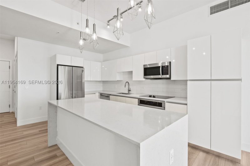 Apartment for rent at Mondrian Hallandale 1003