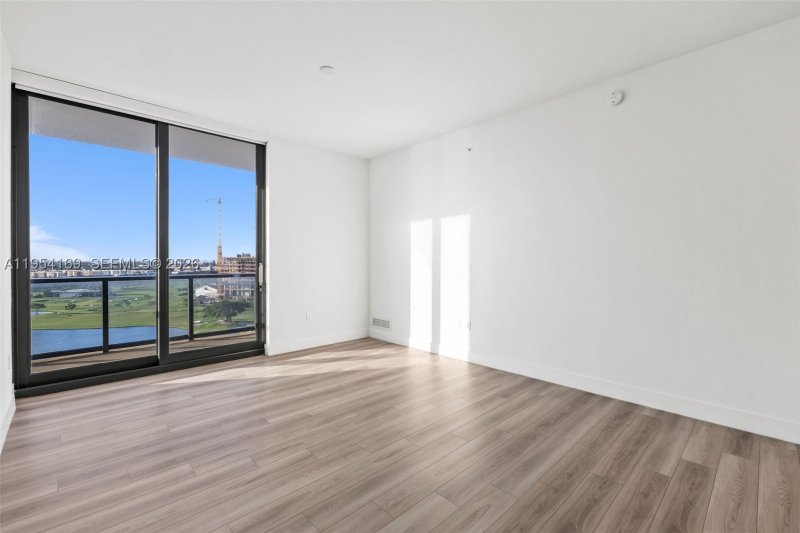 Apartment for rent at Mondrian Hallandale 1003