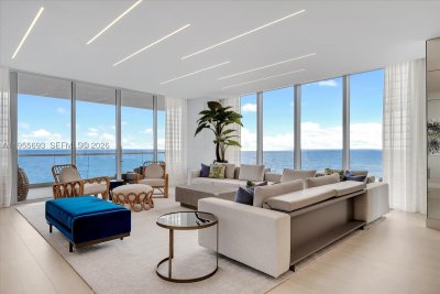 Turnberry Ocean Club Apt #704