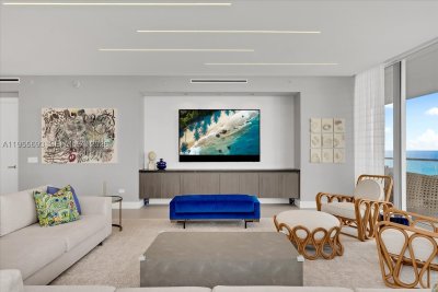 Comprar apartamento no Turnberry Ocean Club 704