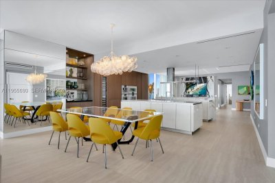 Comprar apartamento no Turnberry Ocean Club 704