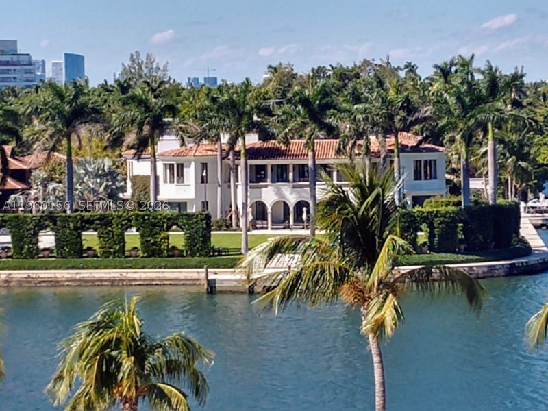 Condo for sale at Carriage Club North 504