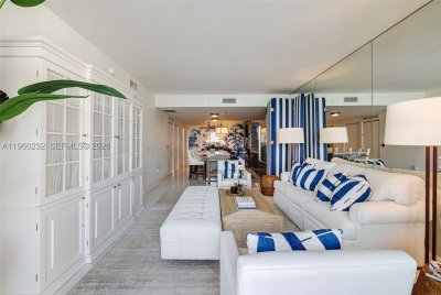 Comprar apartamento no Icon Bay 704