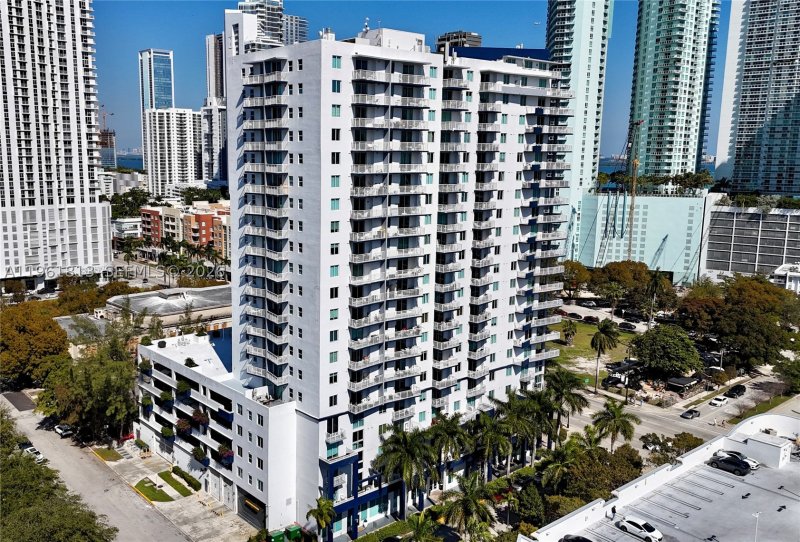 Condo for sale at 1800 Biscayne Plaza 1705