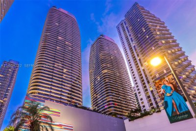 Comprar apartamento no Brickell Heights West 3906