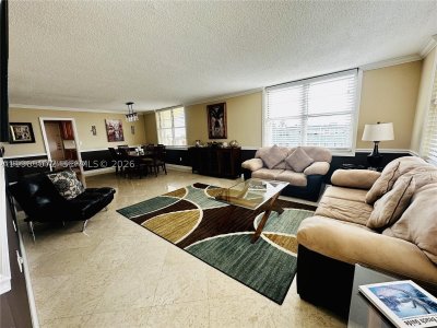 Oxford Towers Apt #406