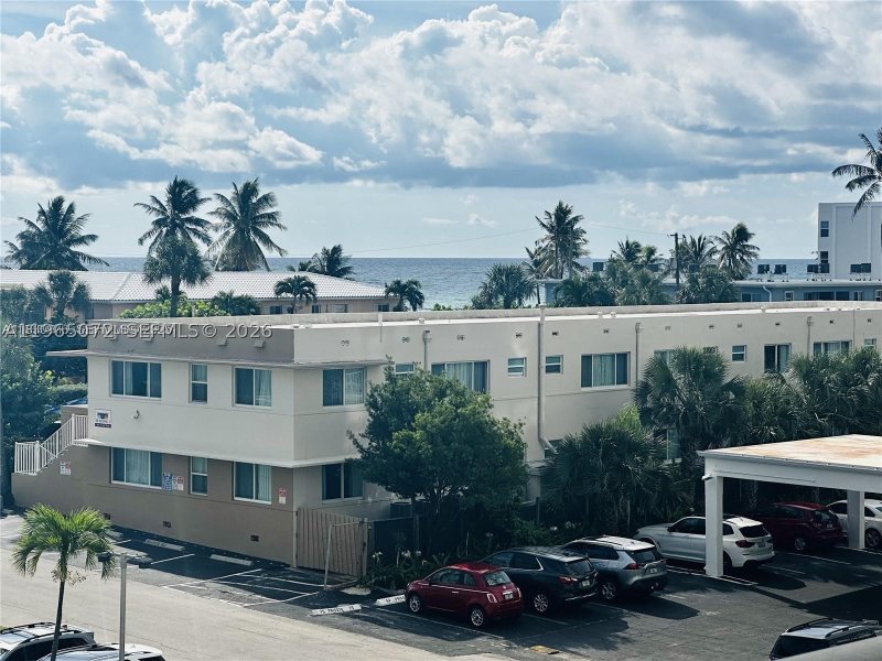 Apartment for rent at Oxford Towers 406