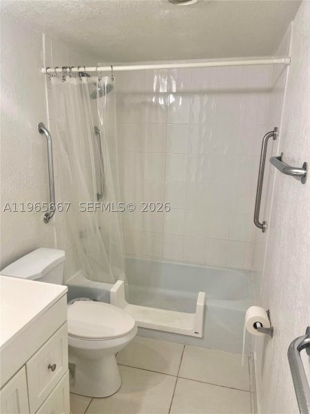 Condo for sale at Imperial Towers 219