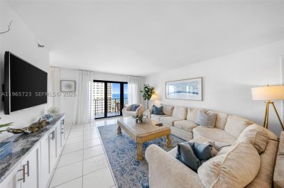 Aluguel de apartamento no The Summit 1903S