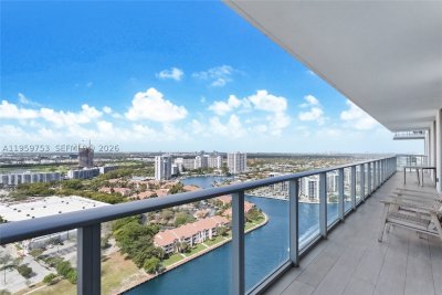 Hyde Beach House Apt #R2204