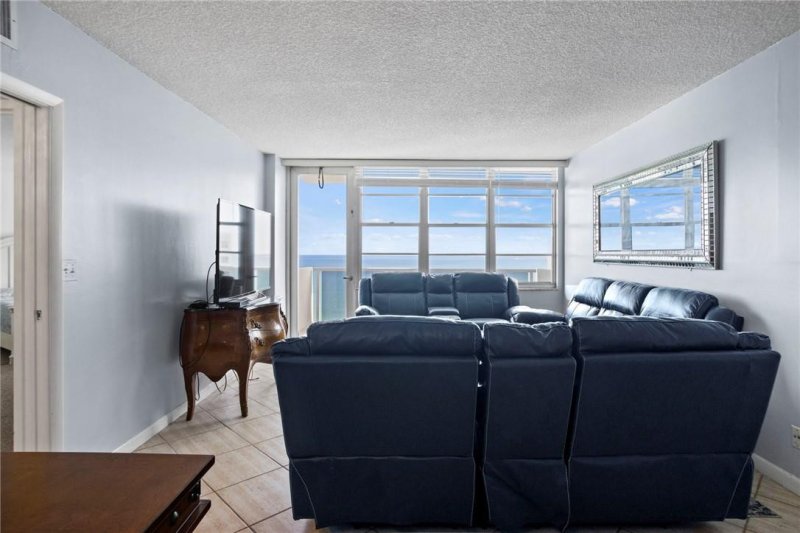 Apartment for rent at Sea Air Towers 1610