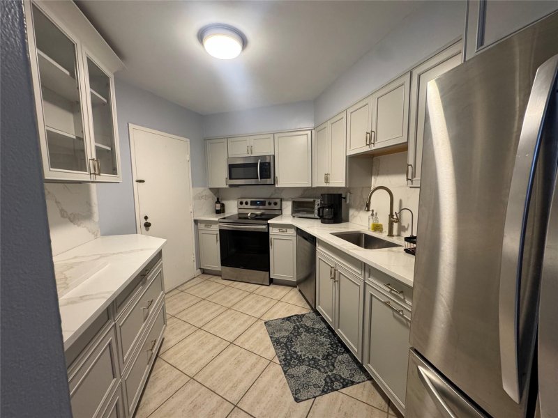 Apartment for rent at Sea Air Towers 1610