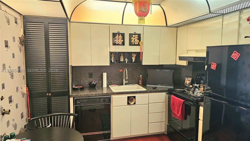 Condo for sale at The Hemispheres 10J