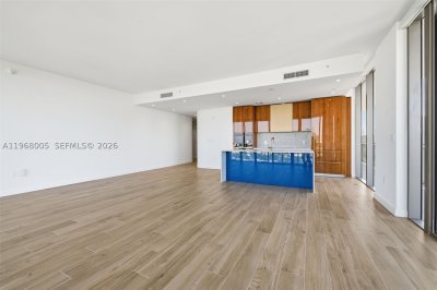 Comprar apartamento en MR. C Residences 1501