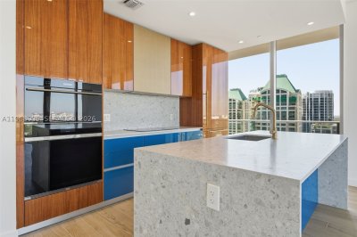 Comprar apartamento en MR. C Residences 1501