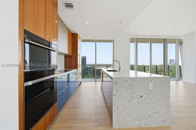 Comprar apartamento en MR. C Residences 1501