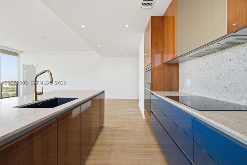 Comprar apartamento en MR. C Residences 1501