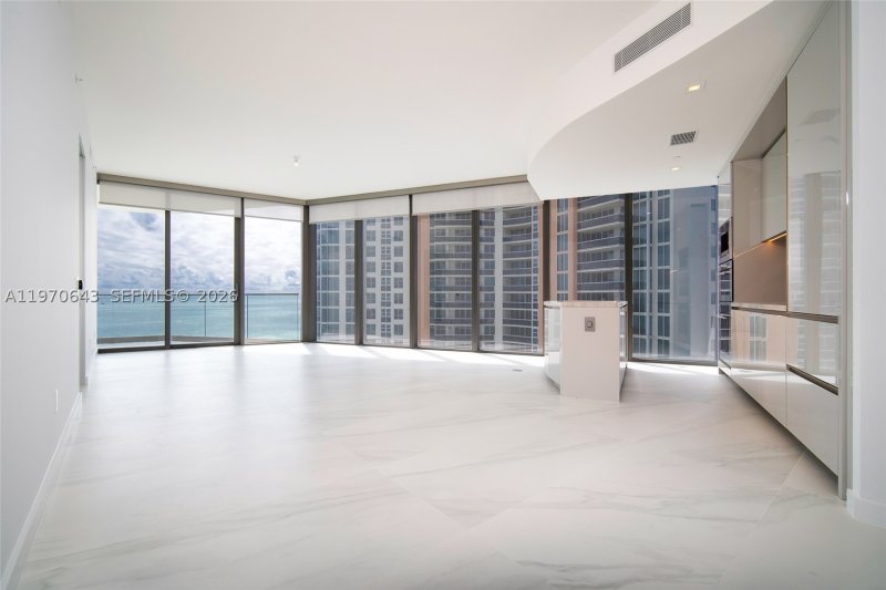 Condo for sale at Residences by Armani / Casa 1604