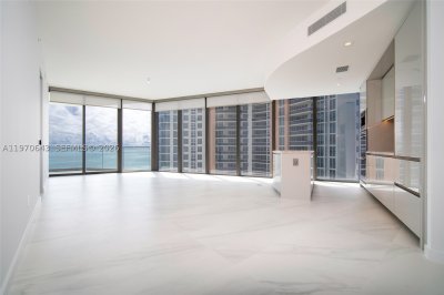 Comprar apartamento no Residences by Armani / Casa 1604