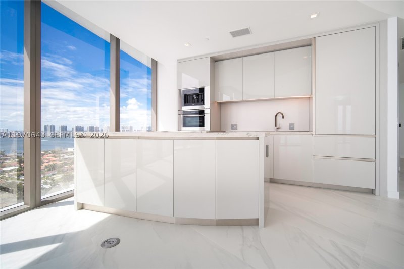 Condo for sale at Residences by Armani / Casa 1604