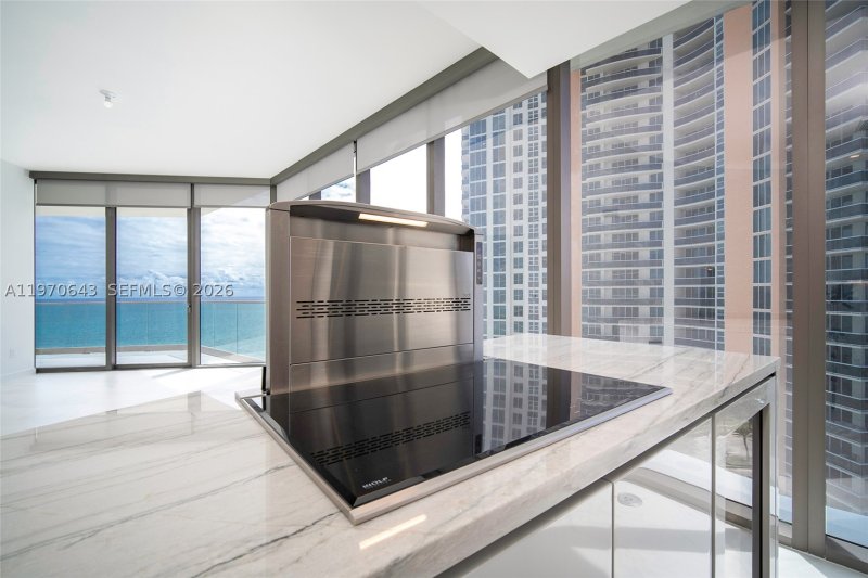 Condo for sale at Residences by Armani / Casa 1604