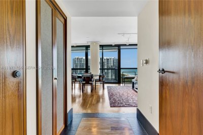 Comprar apartamento no Setai 1805
