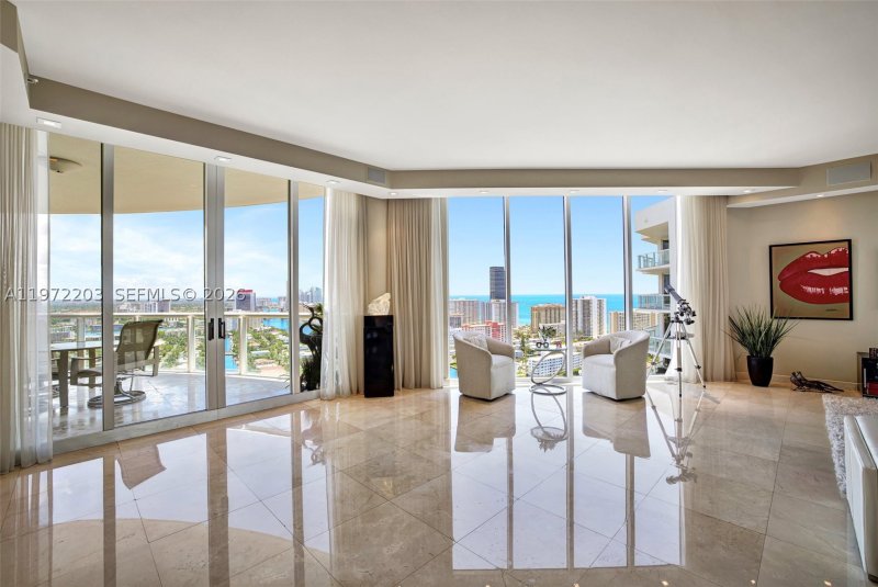 Comprar apartamento en Atlantic One at The Point PH2804