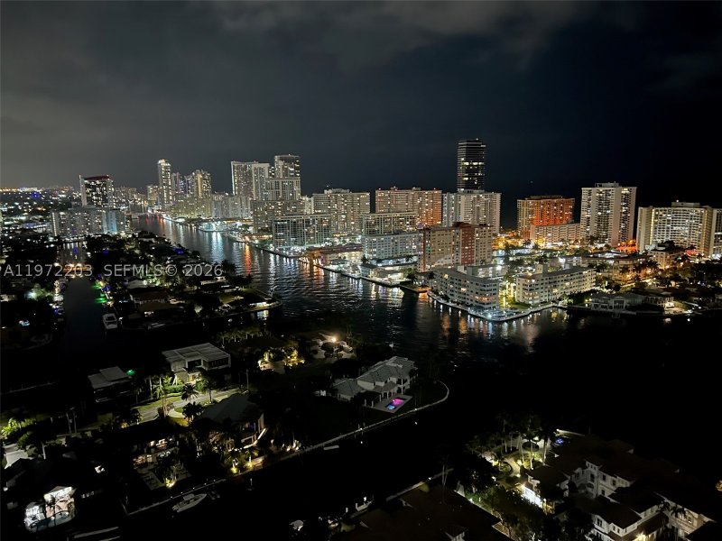 Comprar apartamento en Atlantic One at The Point PH2804