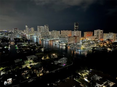 Comprar apartamento en Atlantic One at The Point PH2804